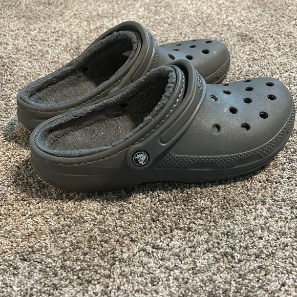 Grey fleece lined crocs. M8/W10 - Picture 4 of 5